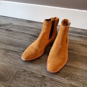 high quality brown/tan suede Chelsea boots